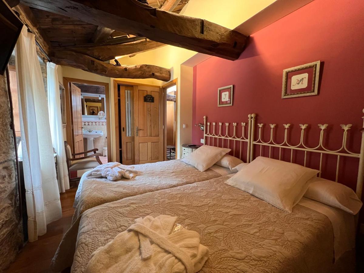Casa Pineiro Guest House Monfero Exterior photo