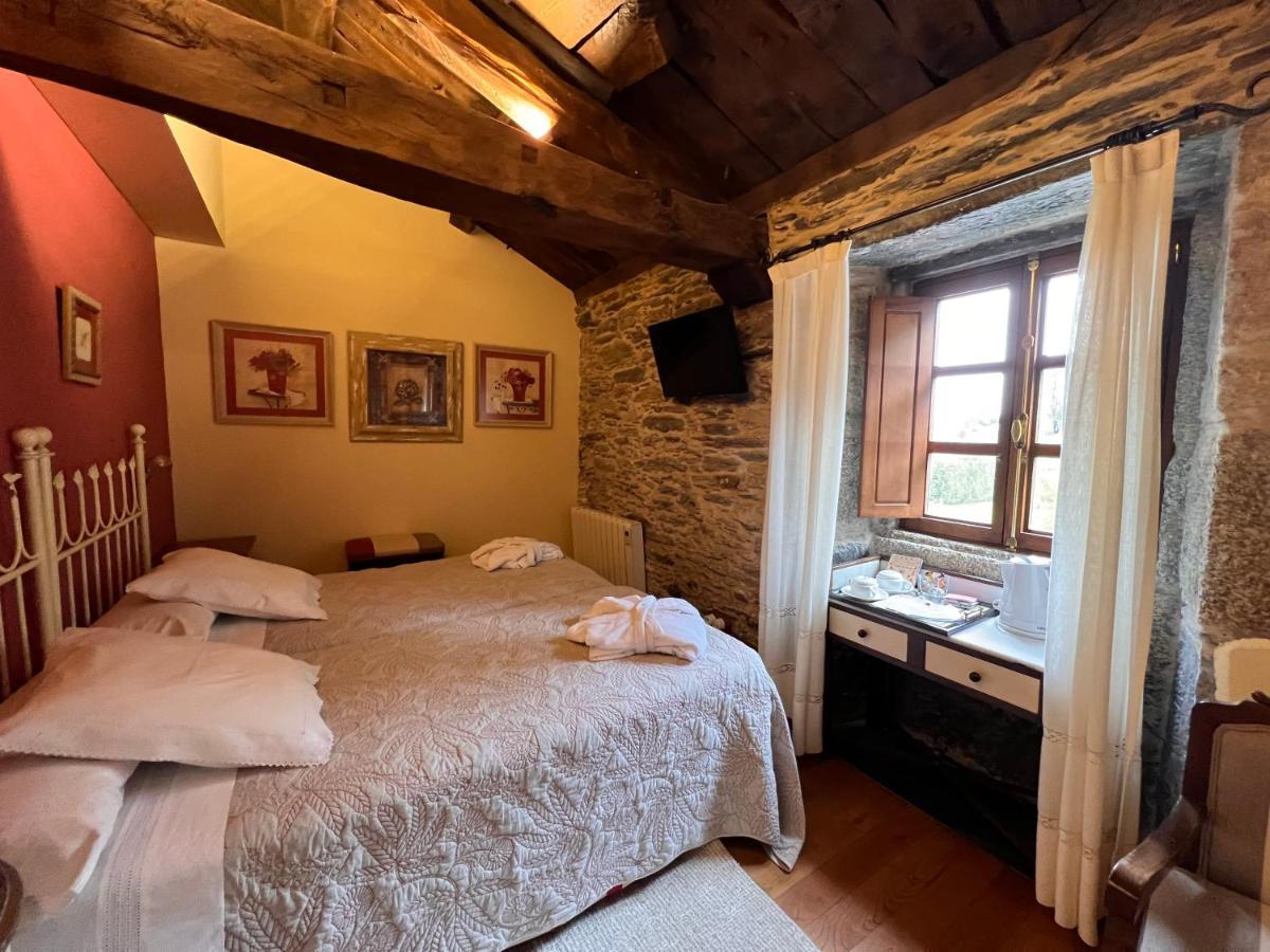 Casa Pineiro Guest House Monfero Exterior photo