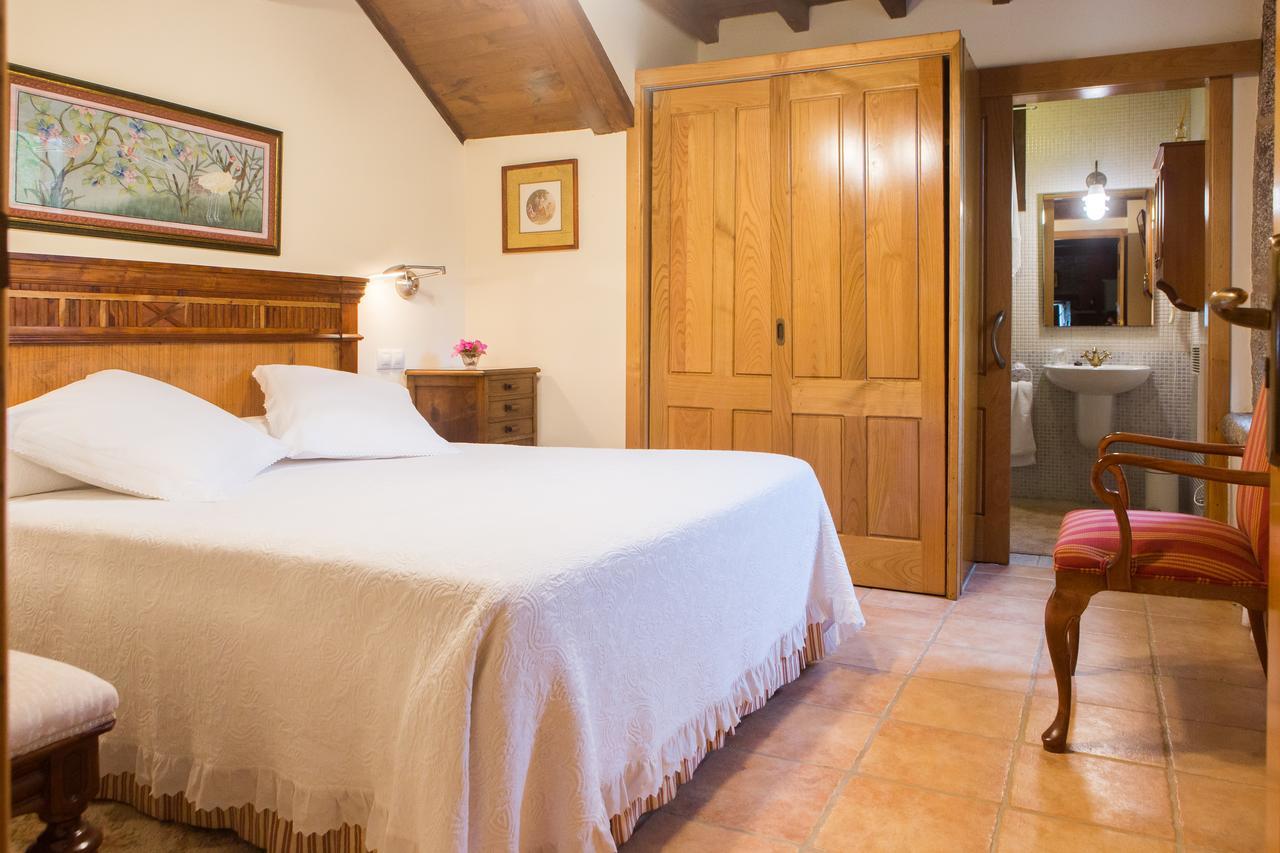 Casa Pineiro Guest House Monfero Exterior photo