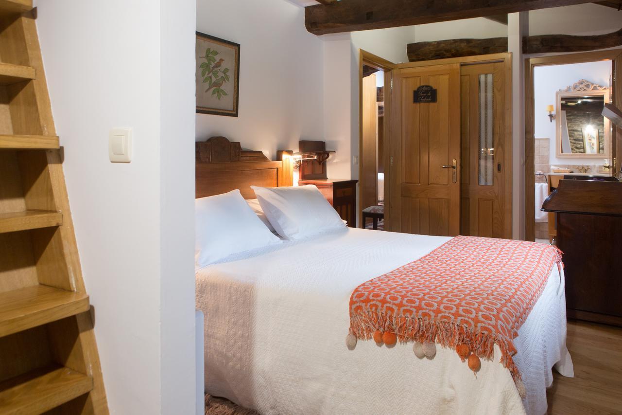 Casa Pineiro Guest House Monfero Exterior photo